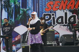 ANUGERAH SENAM NGLENYER PIALA BUPATI 5