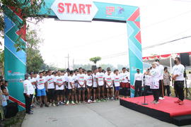 PEMBERANGKATAN PESERTA LOMBA LARI 10K JEMBATAN TERUSAN BOJONEGORO-TUBAN