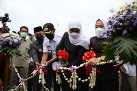 PEMOTONGAN PITA PERESMIAN JEMBATAN TERUSAN BOJONEGORO-TUBAN