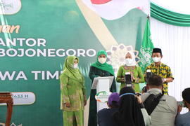 PERESMIAN GEDUNG KANTOR PC MUSLIMAT NU BOJONEGORO SECARA SIMBOLIK